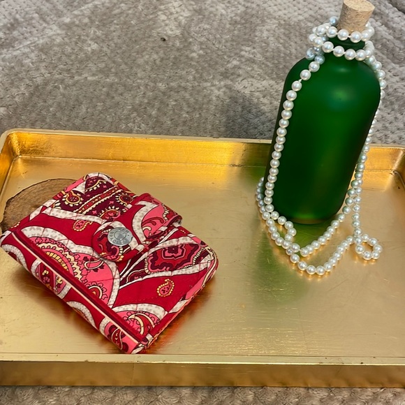 NWO pink Vera Bradley Wallet. - Picture 1 of 4